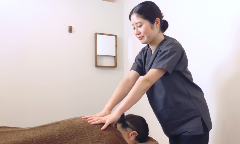 新橋の不妊治療・不妊鍼灸サロン ファンクショナルマッサージ治療室【新橋汐留院】の鍼灸あん摩マッサージ師 鈴木